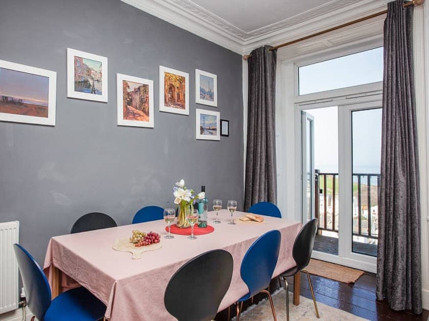 Coronation House Seaside holiday house, Devon